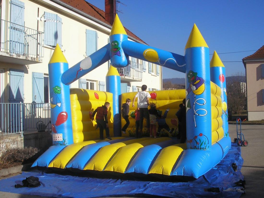 Location de châteaux gonflables Pontarlier Besançon Dole